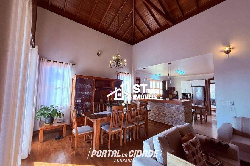 Casa &agrave; venda - 240m&sup2; - Jardim Panorama