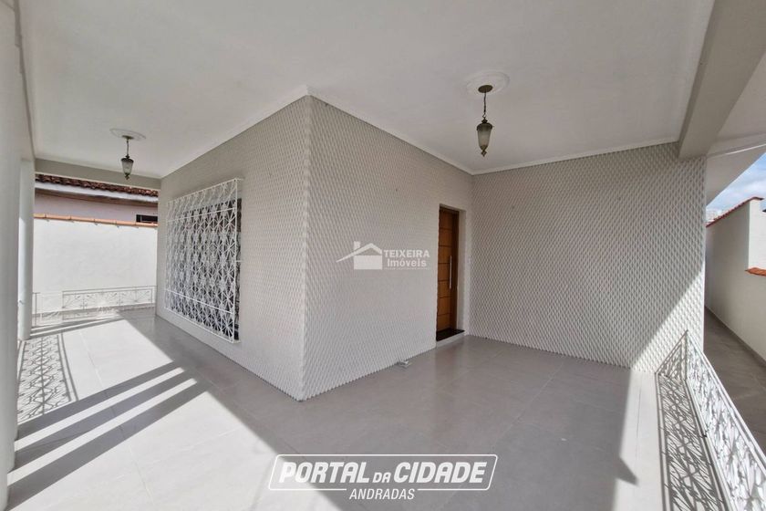 Casa &agrave; venda - 200m&sup2; - Centro
