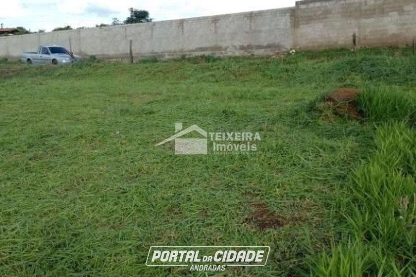 Terreno &agrave; venda - 1076m&sup2; - Cipriana