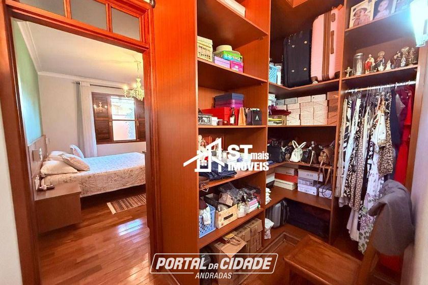 Casa &agrave; venda - 240m&sup2; - Jardim Panorama