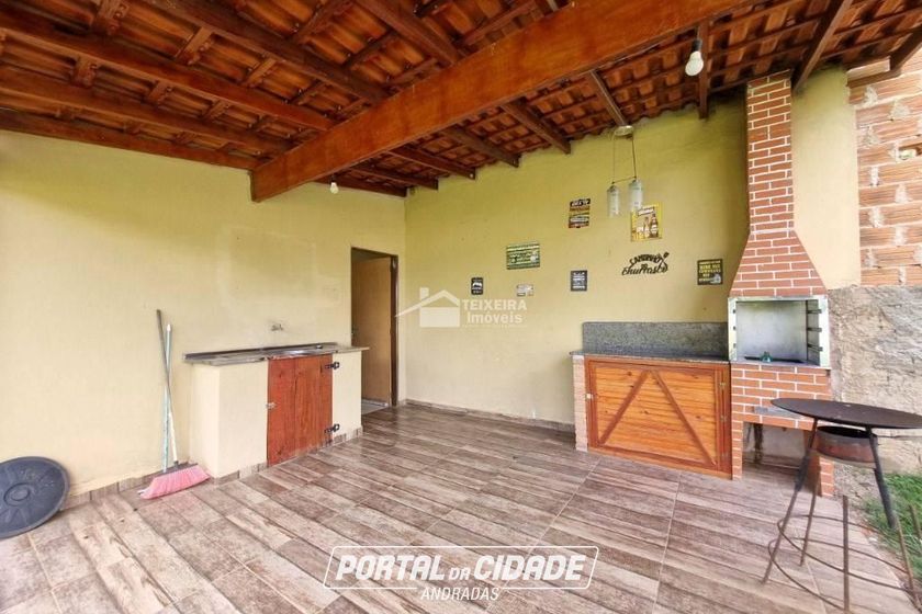 Ch&aacute;cara &agrave; venda - 650m&sup2; - Bairro Retirinho