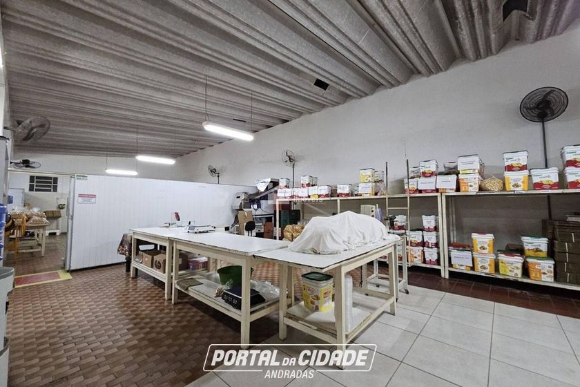 Sal&atilde;o Comercial &agrave; venda - 250m&sup2; - Centro