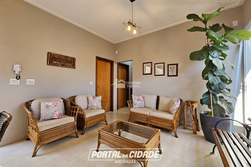 Casa &agrave; venda - 300m&sup2; - Vila Buzato