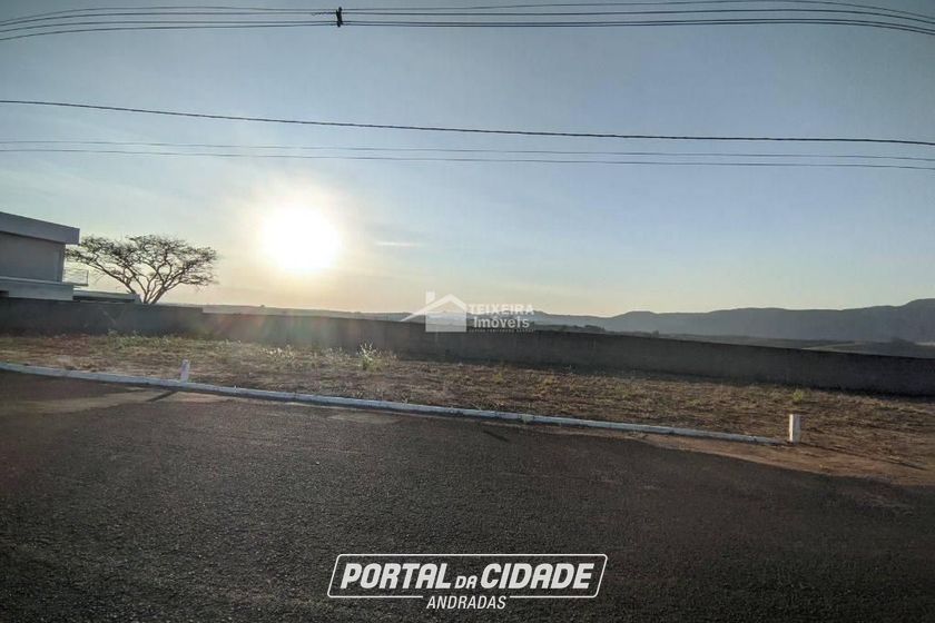 Terreno &agrave; venda - 535m&sup2; - Village