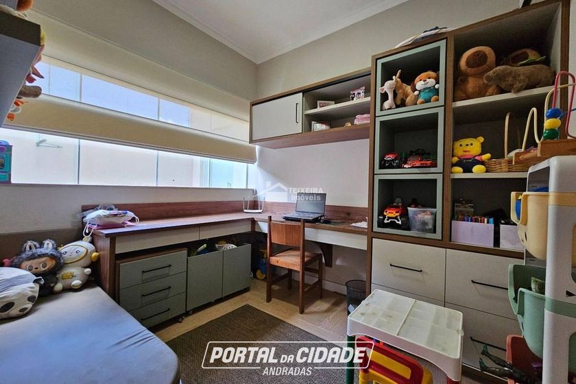 Casa &agrave; venda - 250m&sup2; - Jardim Mantiqueira II