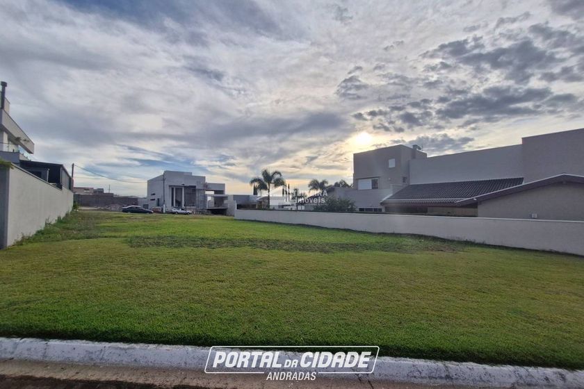 Terreno &agrave; venda - 937m&sup2; - Monsenhor Alderigi