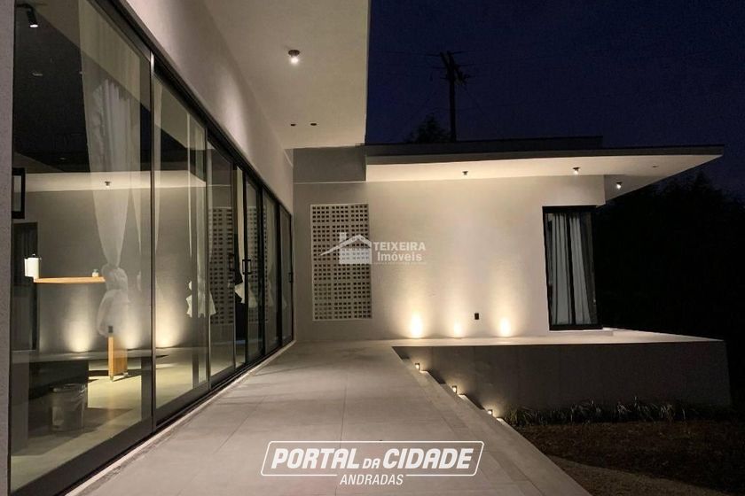 Casa &agrave; venda - 3200m&sup2; - Morada do Sol