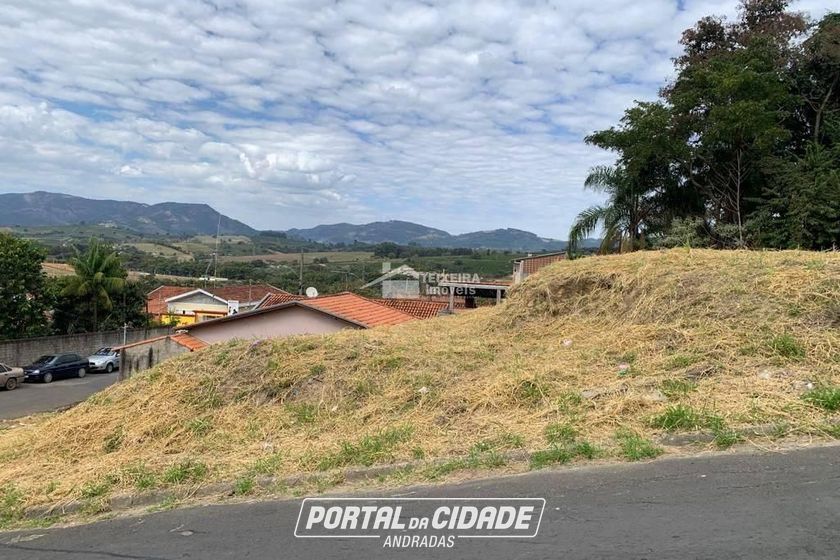 Terreno &agrave; venda - 180m&sup2; - Colina da S&oacute;vis