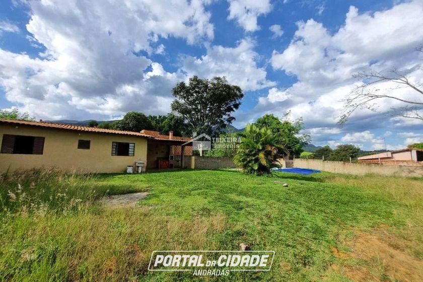 Ch&aacute;cara &agrave; venda - 650m&sup2; - Bairro Retirinho