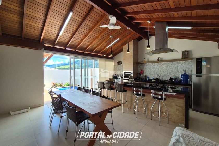 Casa &agrave; venda - 203m&sup2; - Jardim Mantiqueira II