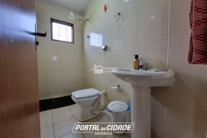 Ch&aacute;cara &agrave; venda - 650m&sup2; - Bairro Retirinho