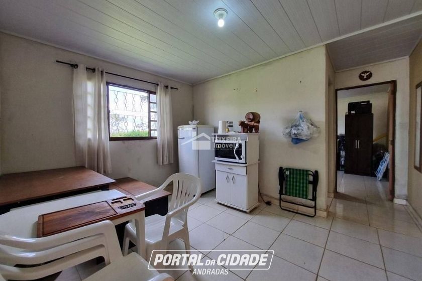 Ch&aacute;cara &agrave; venda - 650m&sup2; - Bairro Retirinho
