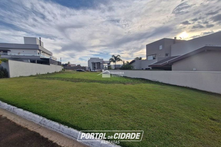 Terreno &agrave; venda - 937m&sup2; - Monsenhor Alderigi