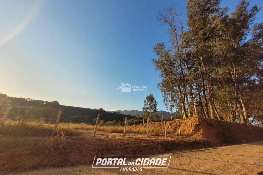 Terreno &agrave; venda - 600m&sup2; - Zona Rural