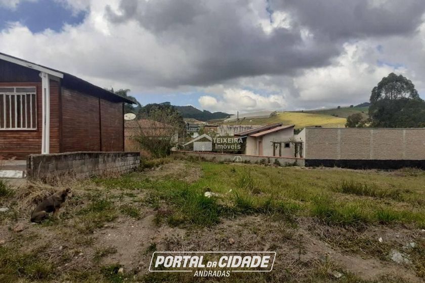 Terreno &agrave; venda - 300m&sup2; - Clube Uva