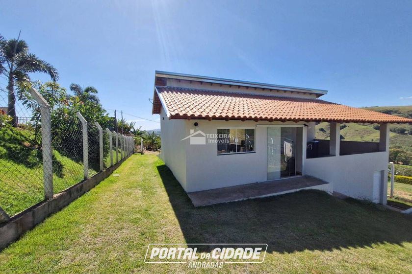 Ch&aacute;cara &agrave; venda - 100m&sup2; - Bairro Santa Luzia