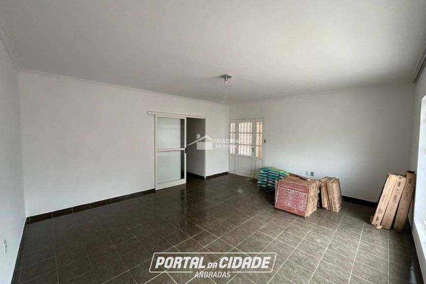 Casa para alugar - 140m&sup2; - Centro