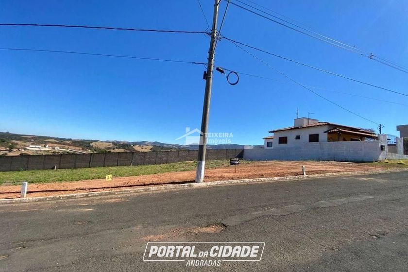 Terreno &agrave; venda - 300m&sup2; - Condom&iacute;nio Village