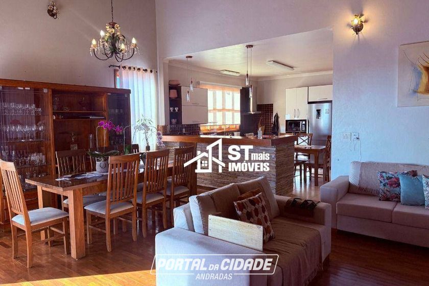 Casa &agrave; venda - 240m&sup2; - Jardim Panorama