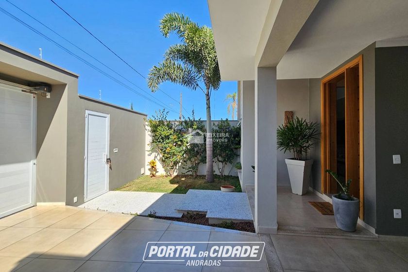 Casa &agrave; venda - 300m&sup2; - Vila Buzato