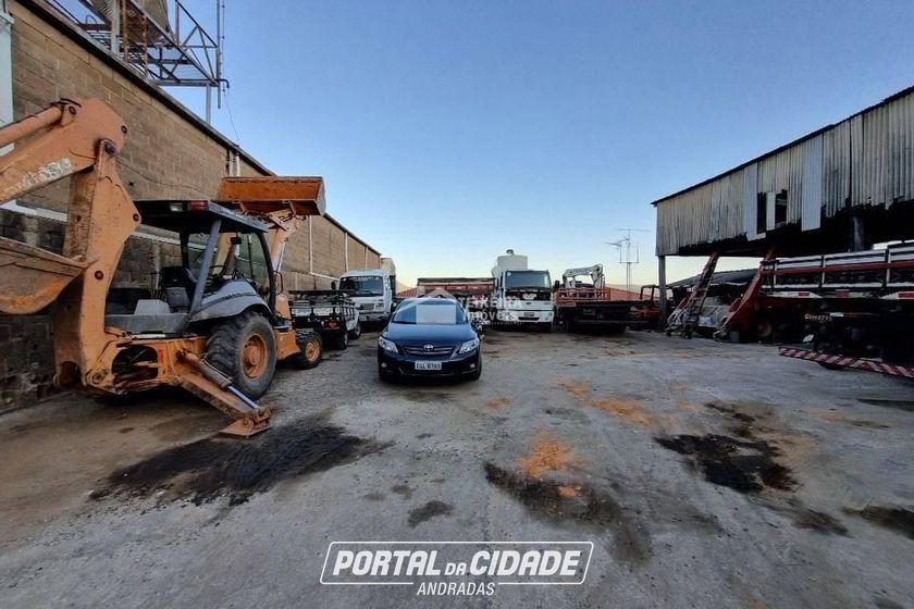 Terreno &agrave; venda - 600m&sup2; - Centro