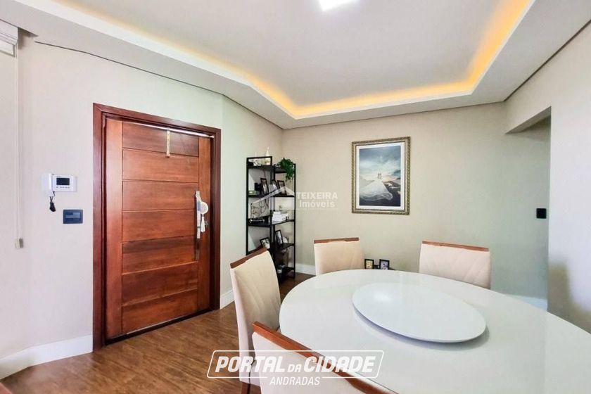 Casa &agrave; venda - 220m&sup2; - Jardim Alto da Bela Vista