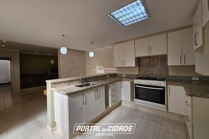 Casa &agrave; venda - 250m&sup2; - Vila Buzato