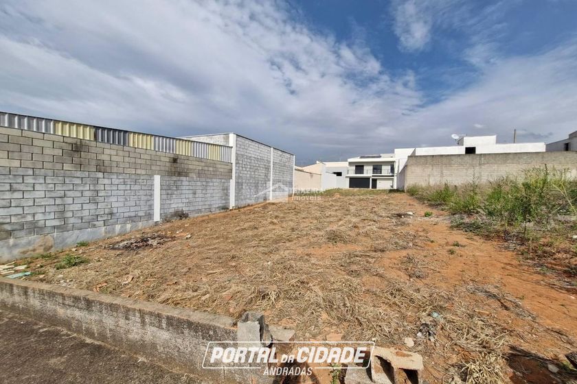 Terreno &agrave; venda - 200m&sup2; - Jardim Mirante