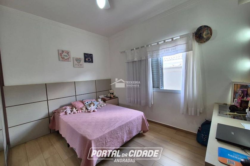 Casa &agrave; venda - 203m&sup2; - Jardim Mantiqueira II