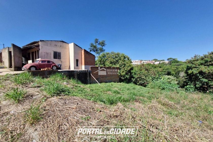Terreno &agrave; venda - 200m&sup2; - Jardim Portal da Mantiqueira