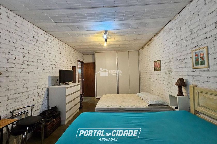 Casa &agrave; venda - 300m&sup2; - Centro