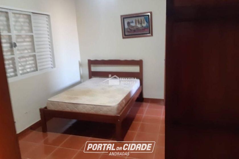 Ch&aacute;cara &agrave; venda - 300m&sup2; - Clube Uva