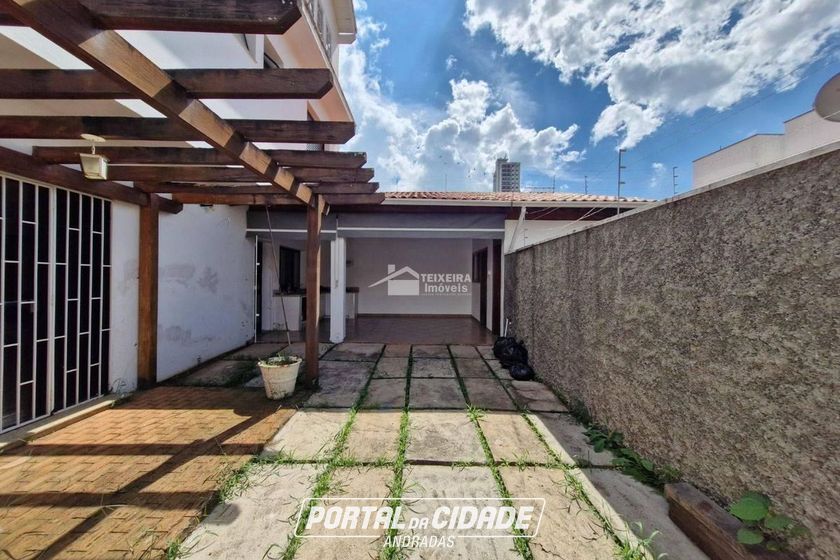 Casa &agrave; venda - 377m&sup2; - Vila Mosconi