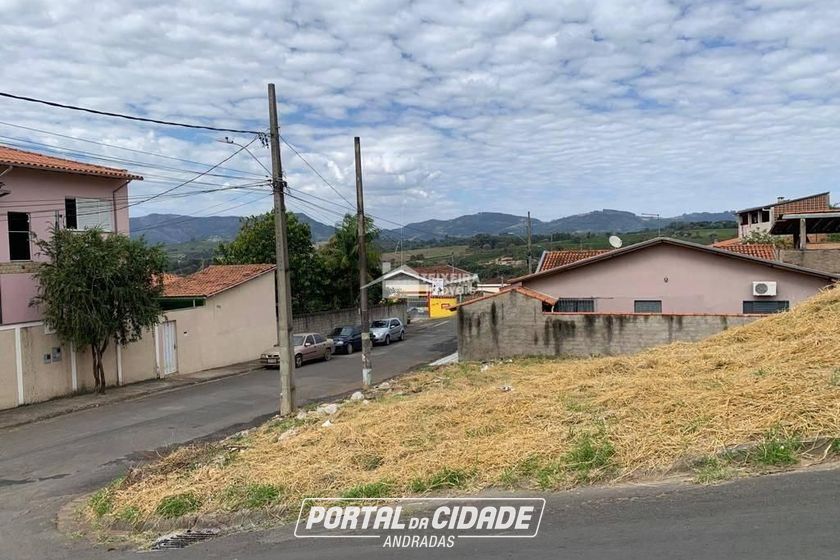 Terreno &agrave; venda - 180m&sup2; - Colina da S&oacute;vis