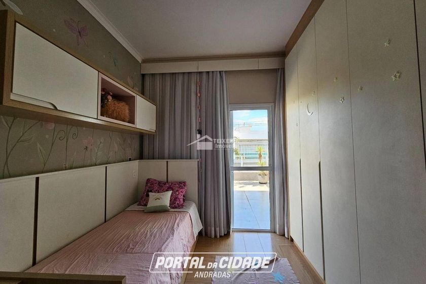 Casa &agrave; venda - 250m&sup2; - Jardim Mantiqueira II