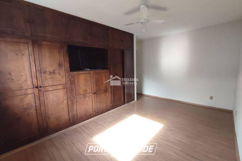 Casa &agrave; venda - 238m&sup2; - Centro