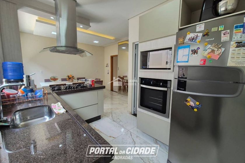 Casa &agrave; venda - 203m&sup2; - Jardim Mantiqueira II