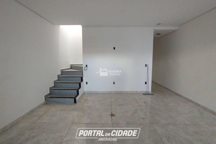 Sobrado &agrave; venda - 100m&sup2; - Jardim Portal da Mantiqueira