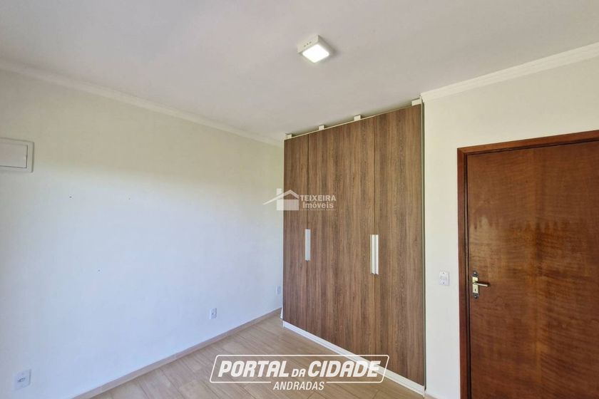 Casa &agrave; venda - 240m&sup2; - Jardim Alto da Serra