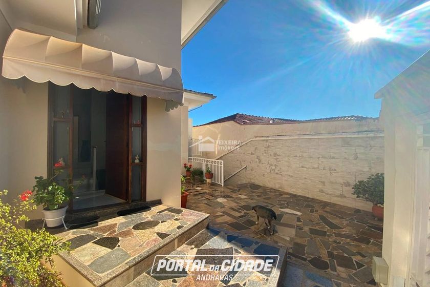 Casa &agrave; venda - 192m&sup2; - Jardim Panorama