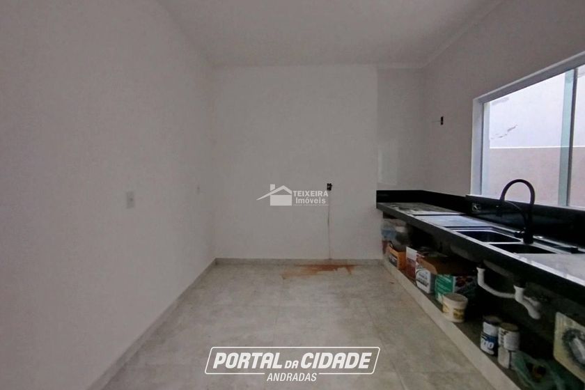 Sobrado &agrave; venda - 100m&sup2; - Jardim Portal da Mantiqueira