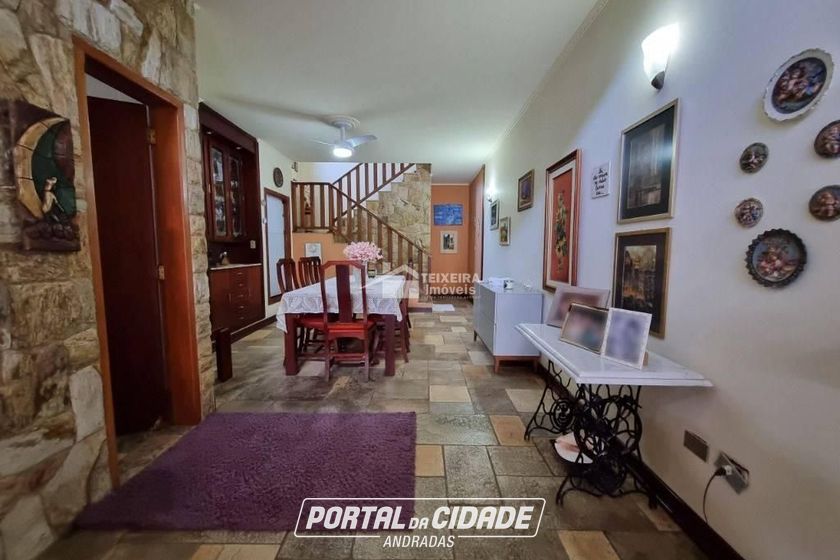 Casa &agrave; venda - 427m&sup2; - Centro