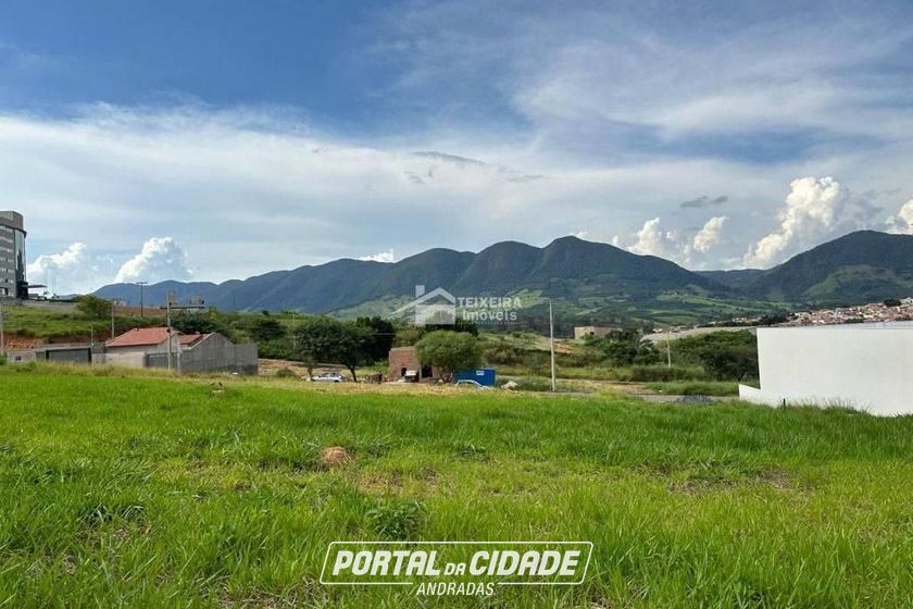 Terreno &agrave; venda - 300m&sup2; - Jardim Am&eacute;lia