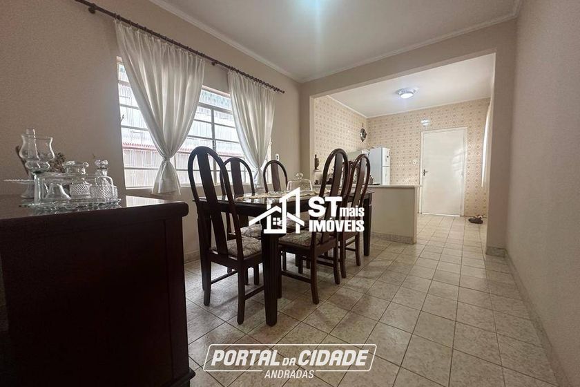Casa &agrave; venda - 300m&sup2; - Centro