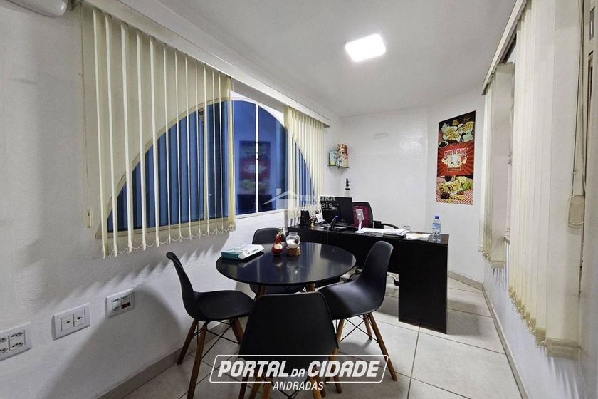 Sal&atilde;o Comercial &agrave; venda - 250m&sup2; - Centro