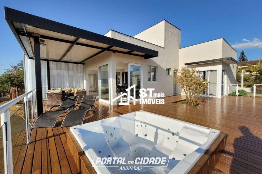Casa &agrave; venda - 300m&sup2; - Andradas