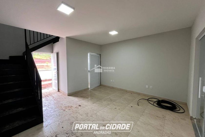 Sal&atilde;o Comercial para alugar - 860m&sup2; - Trade Park