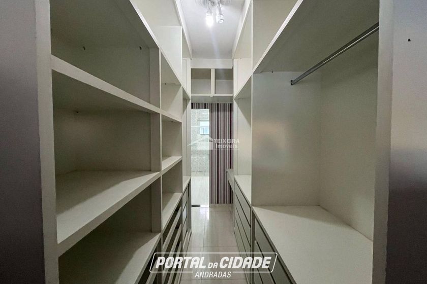 Sobrado &agrave; venda - 500m&sup2; - Jardim Mantiqueira II