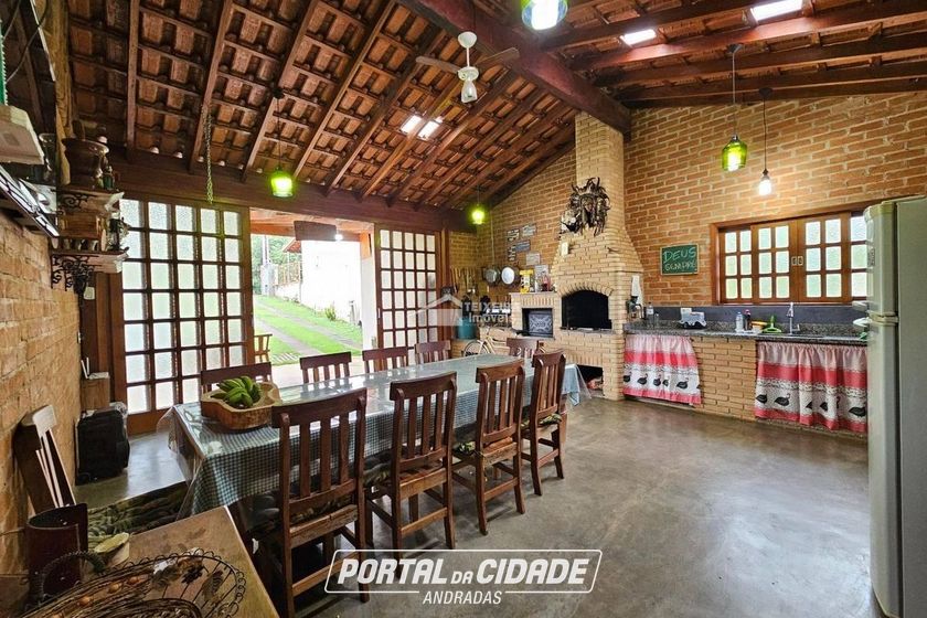 Casa &agrave; venda - 300m&sup2; - Centro