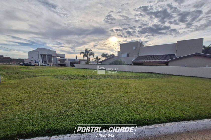 Terreno &agrave; venda - 937m&sup2; - Monsenhor Alderigi